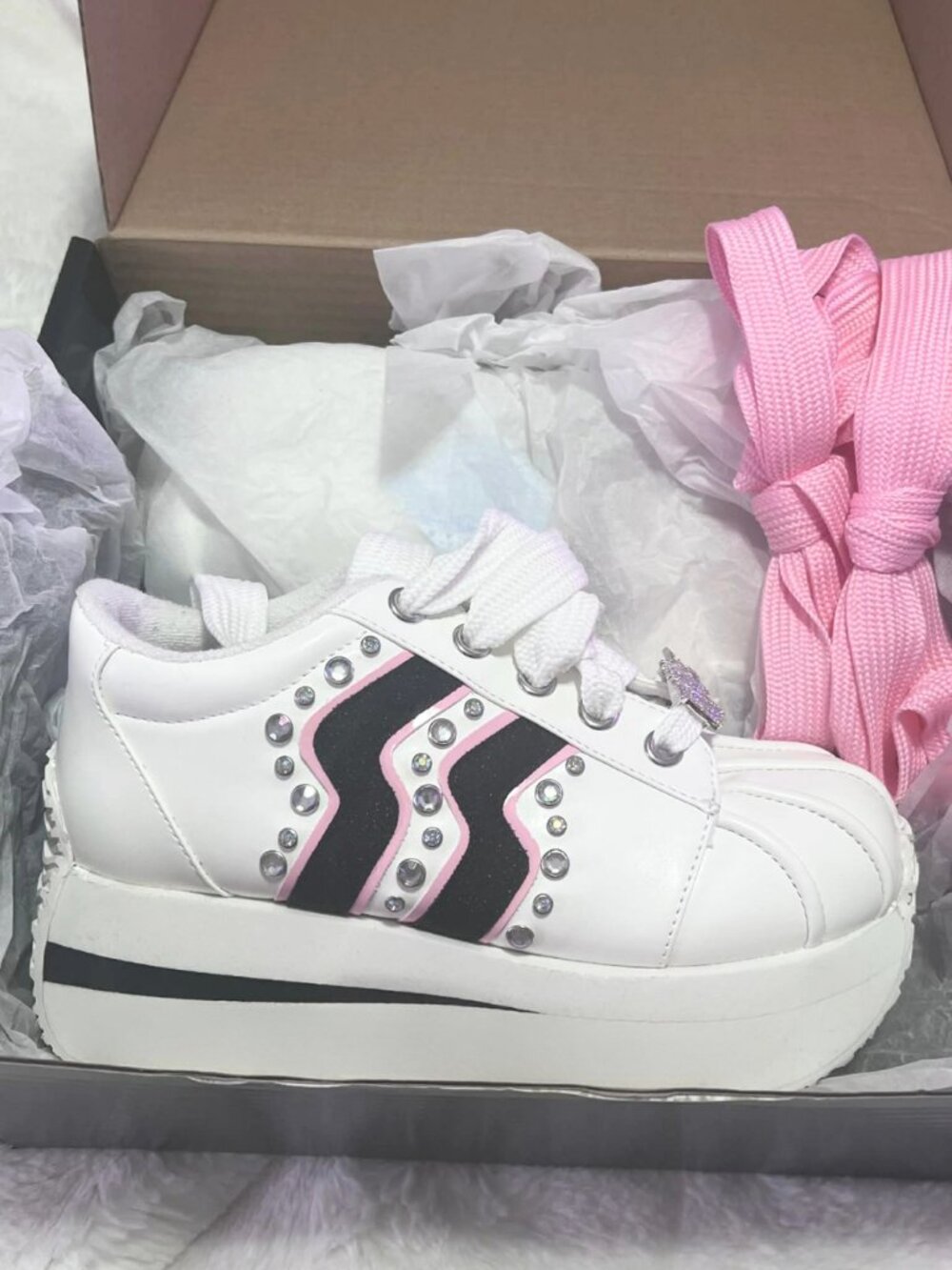 Dolls Kill x Bratz Forever Diamondz Platform Sneakers Limited Edition Size 7